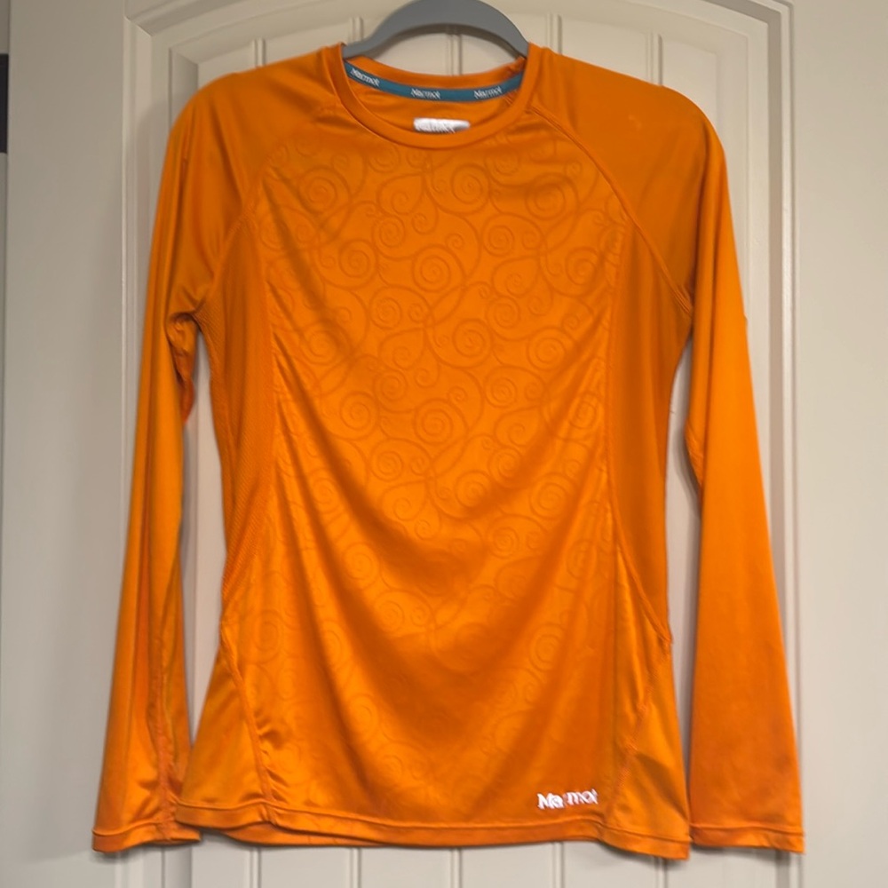Marmot orange long sleeve women’s shirt. Dri-fit warm under shirt good to ski.